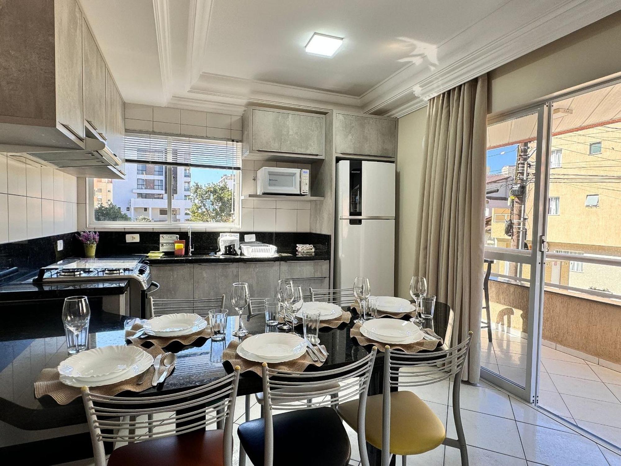 Residencial 364 - Localizacao Privilegiada A 5min Da Bombinhas